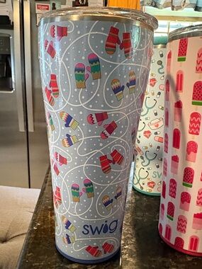Swig Winter Mittens Tumbler in Light Blue 32oz